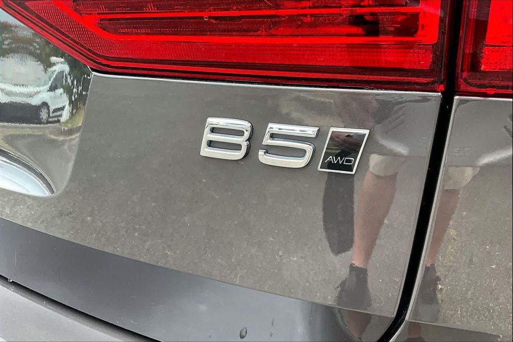 used 2025 Volvo XC60 car, priced at $37,427