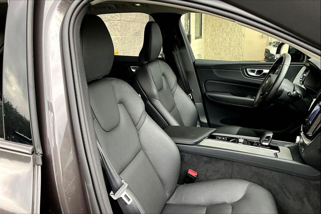 used 2025 Volvo XC60 car, priced at $37,427