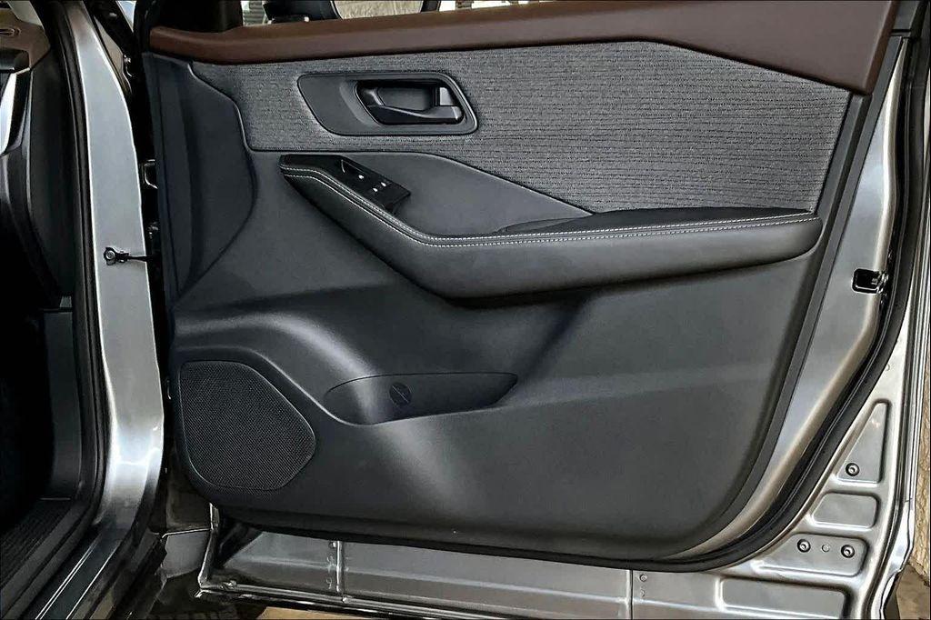 used 2021 Nissan Rogue car, priced at $18,900