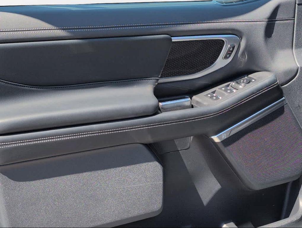 new 2025 Ford Expedition car, priced at $79,219