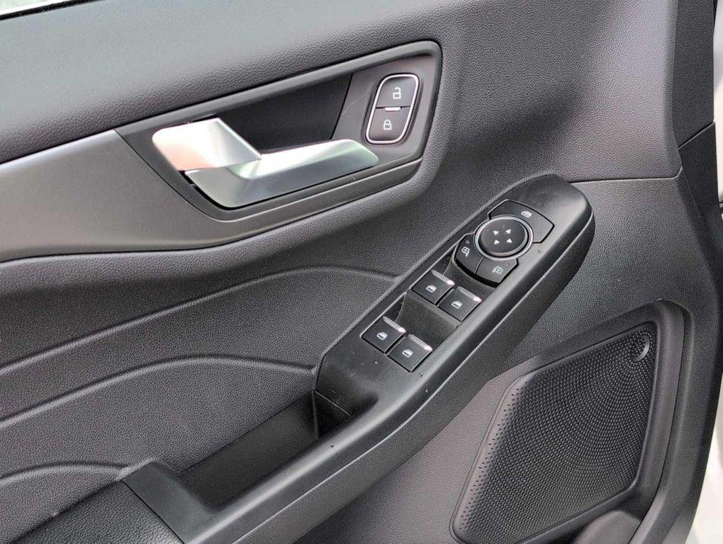 new 2025 Ford Escape PHEV car, priced at $40,385