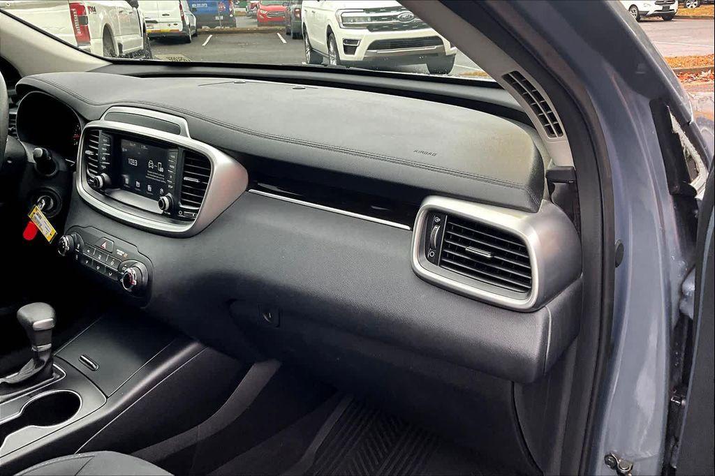 used 2020 Kia Sorento car, priced at $11,000