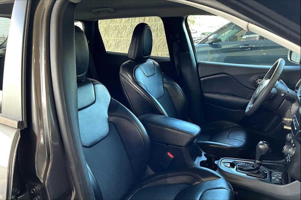 used 2020 Jeep Cherokee car, priced at $12,950