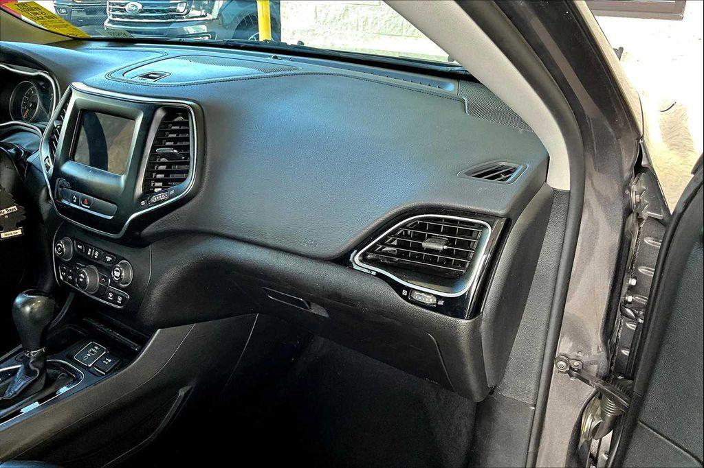used 2020 Jeep Cherokee car, priced at $12,950