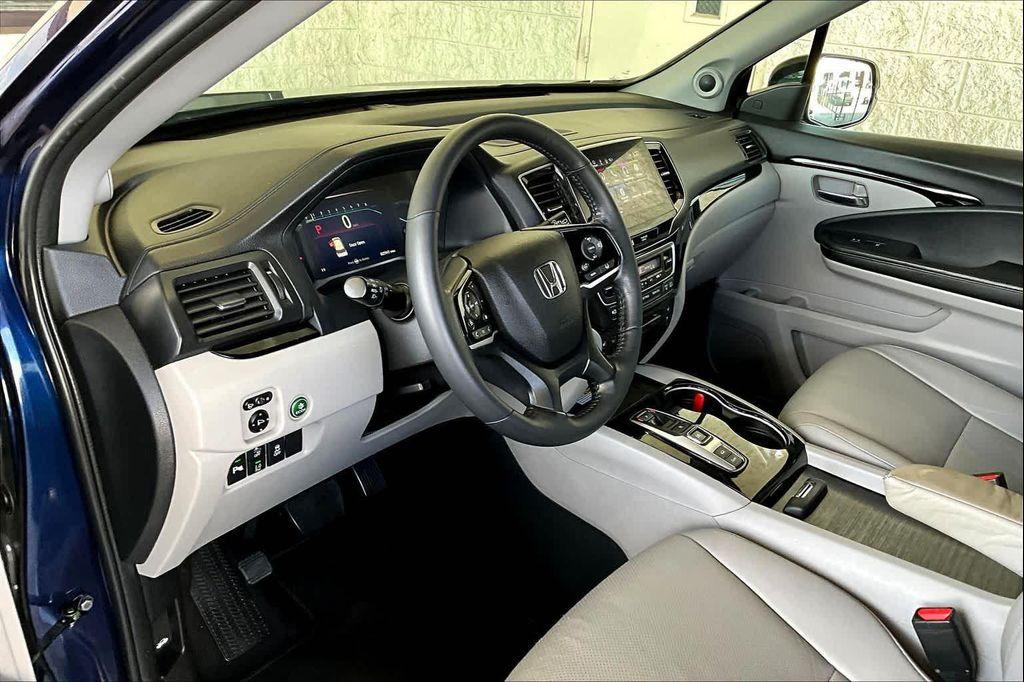 used 2022 Honda Pilot car, priced at $37,450