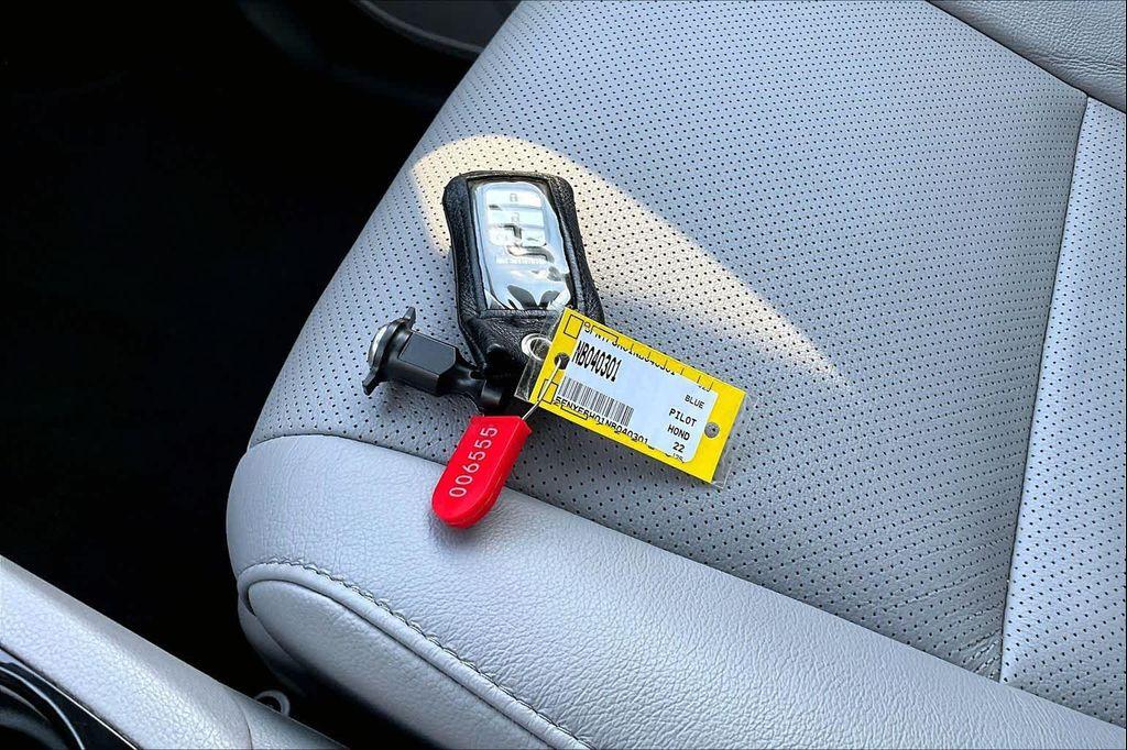 used 2022 Honda Pilot car, priced at $37,450