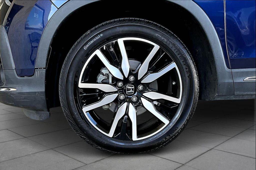 used 2022 Honda Pilot car, priced at $37,450