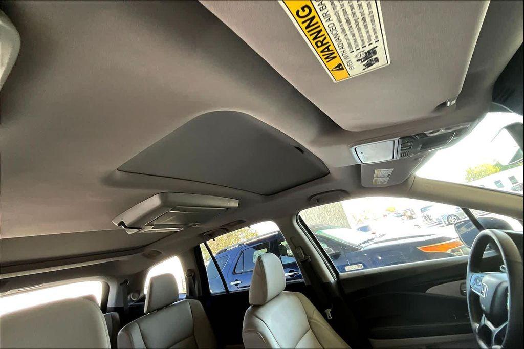 used 2022 Honda Pilot car, priced at $37,450