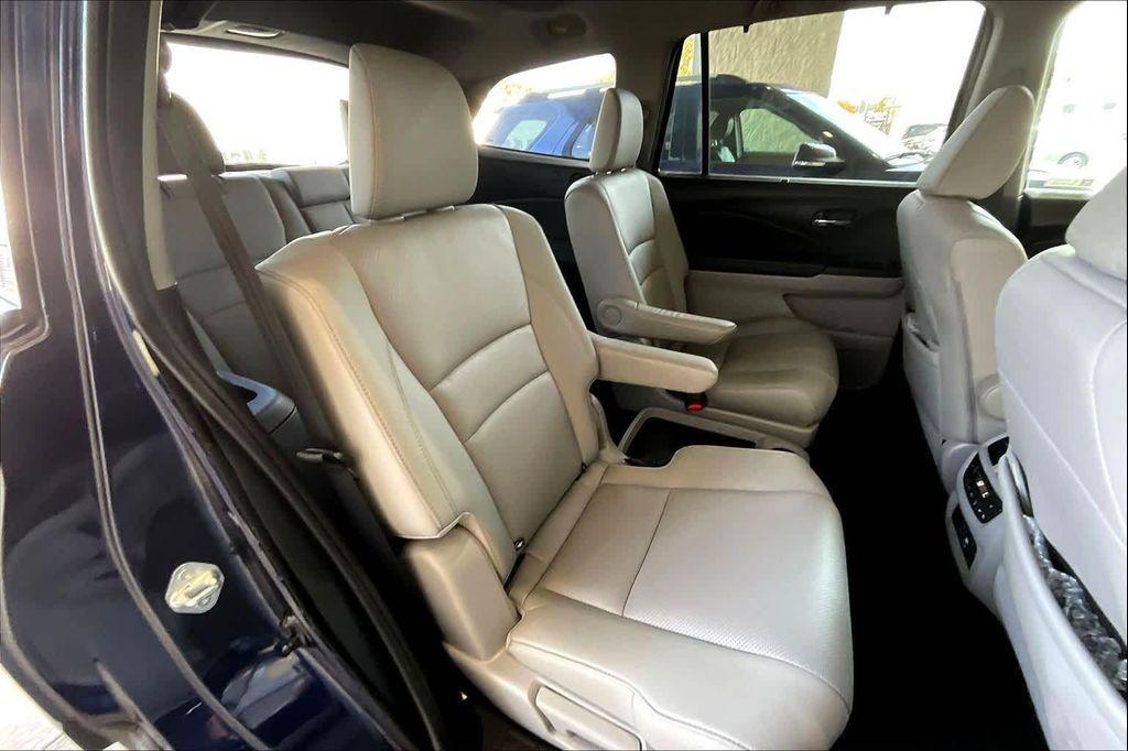used 2022 Honda Pilot car, priced at $37,450