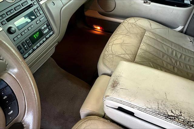 used 2005 Lincoln Town Car car, priced at $5,999