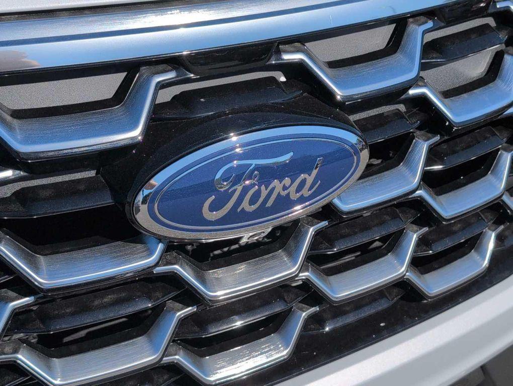 new 2025 Ford Explorer car, priced at $52,748