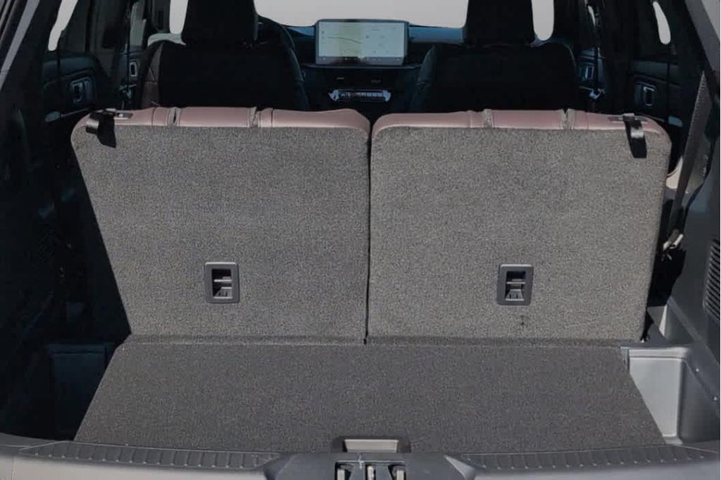 new 2025 Ford Explorer car, priced at $52,748