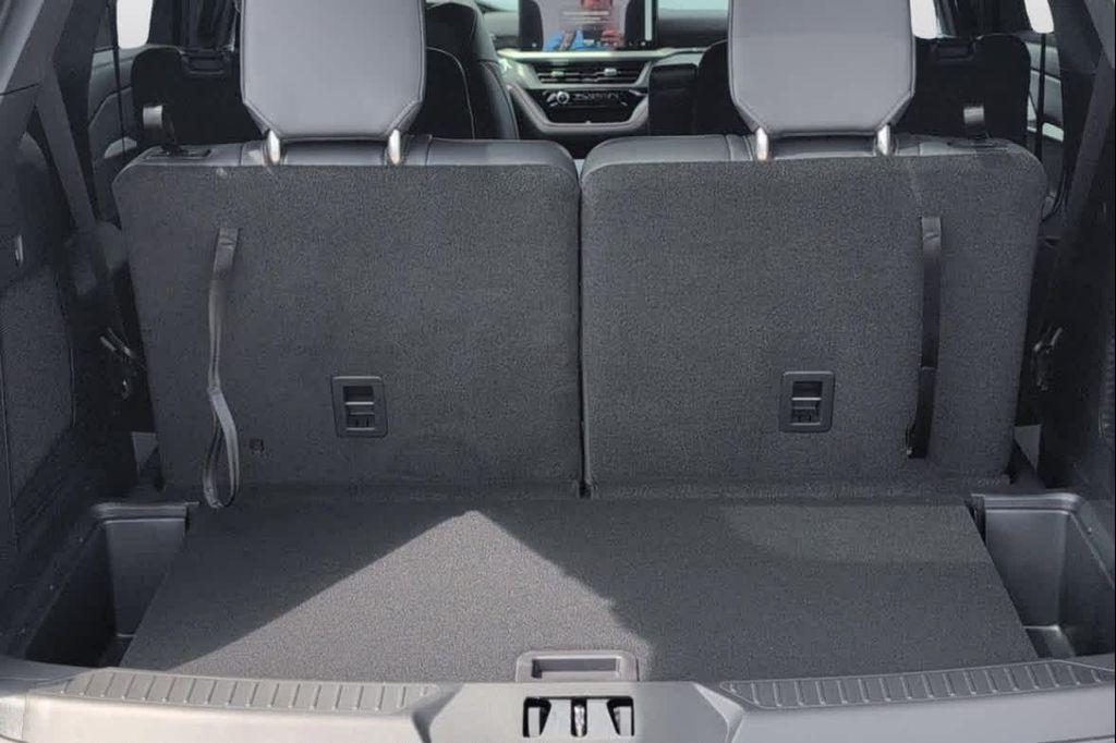 new 2025 Ford Explorer car, priced at $48,600