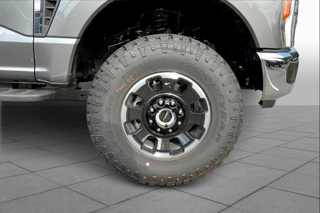 new 2025 Ford F-250 car, priced at $65,560