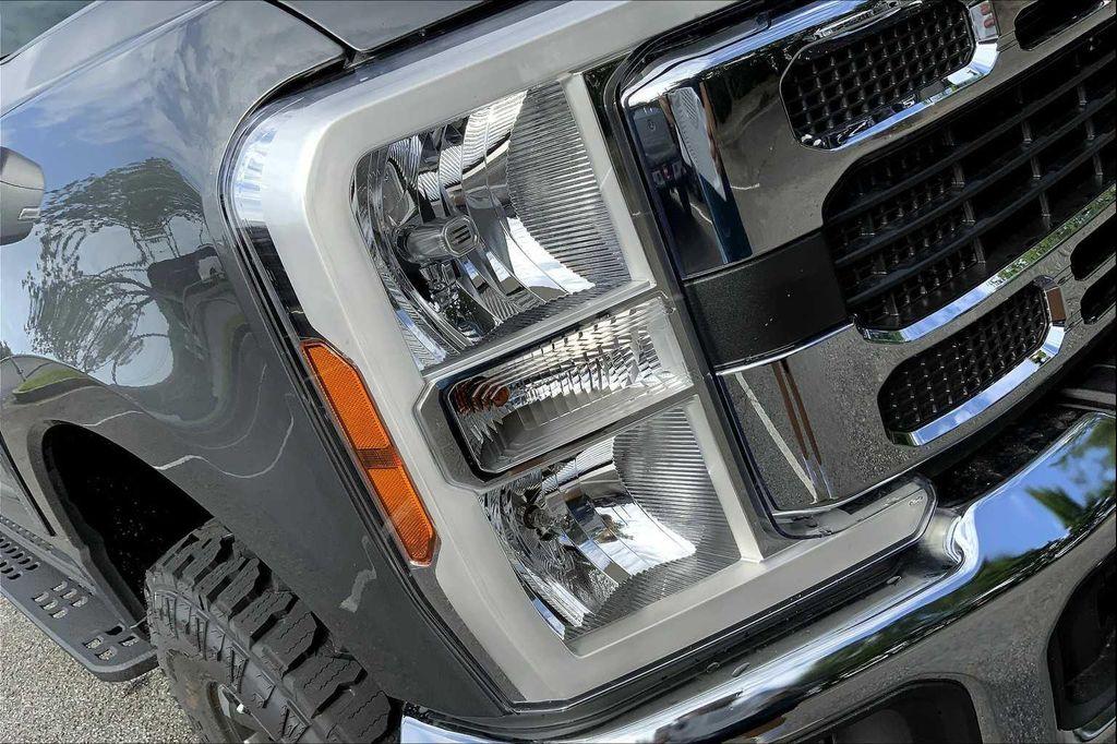 new 2025 Ford F-250 car, priced at $65,560