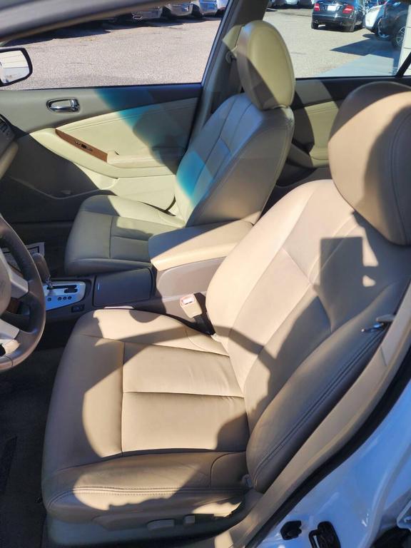 used 2009 Nissan Altima car, priced at $1,500