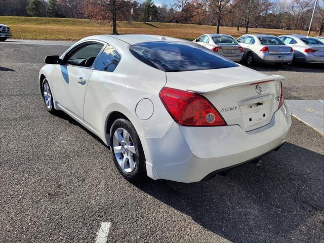 used 2009 Nissan Altima car, priced at $5,495