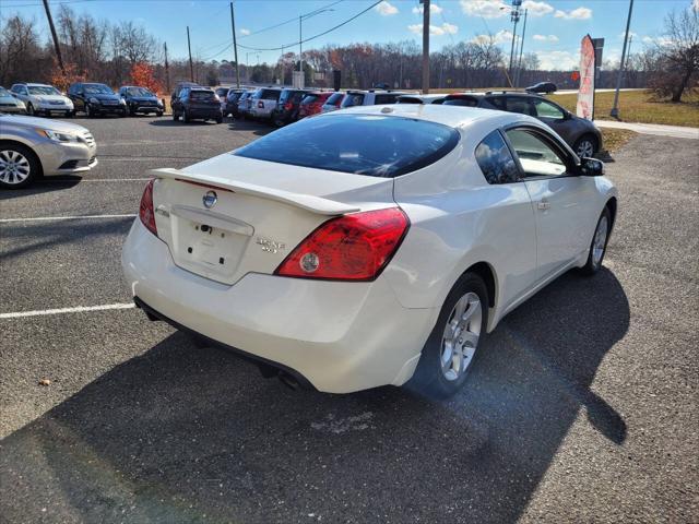 used 2009 Nissan Altima car, priced at $5,495