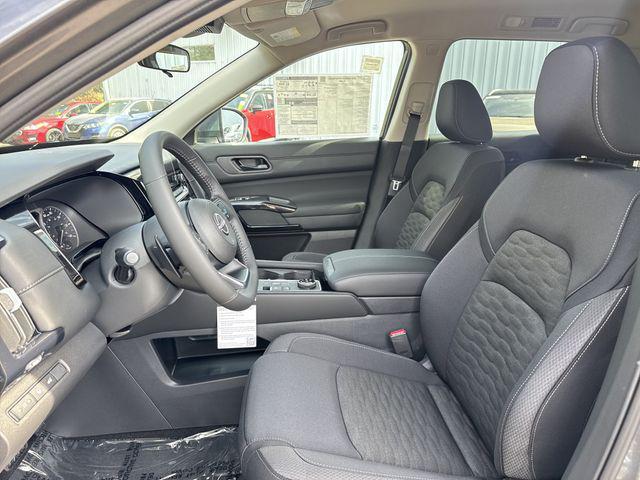 new 2025 Nissan Pathfinder car, priced at $39,375