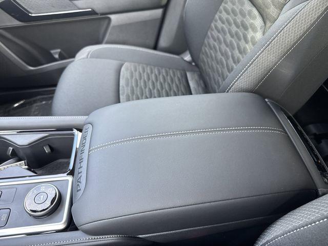 new 2025 Nissan Pathfinder car, priced at $39,375
