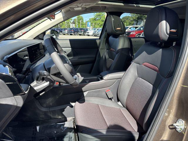 new 2025 Nissan Kicks car, priced at $31,575