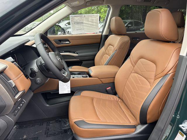 new 2025 Nissan Pathfinder car, priced at $46,402