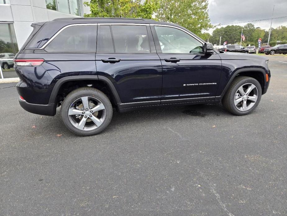 new 2025 Jeep Grand Cherokee car, priced at $54,630