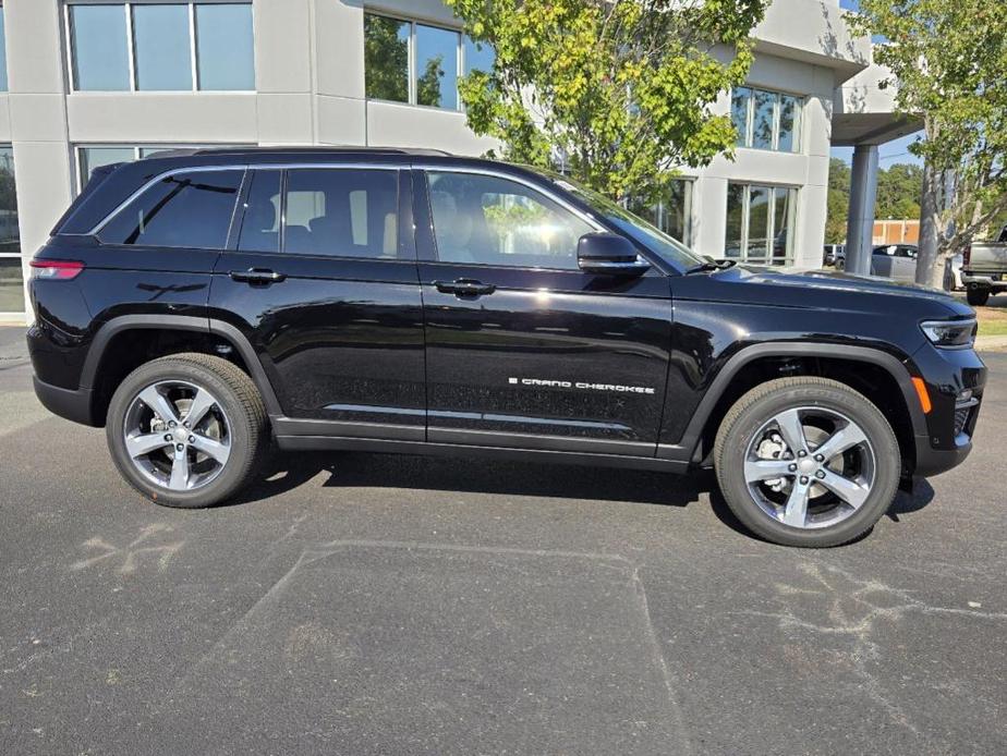 new 2025 Jeep Grand Cherokee car, priced at $54,630