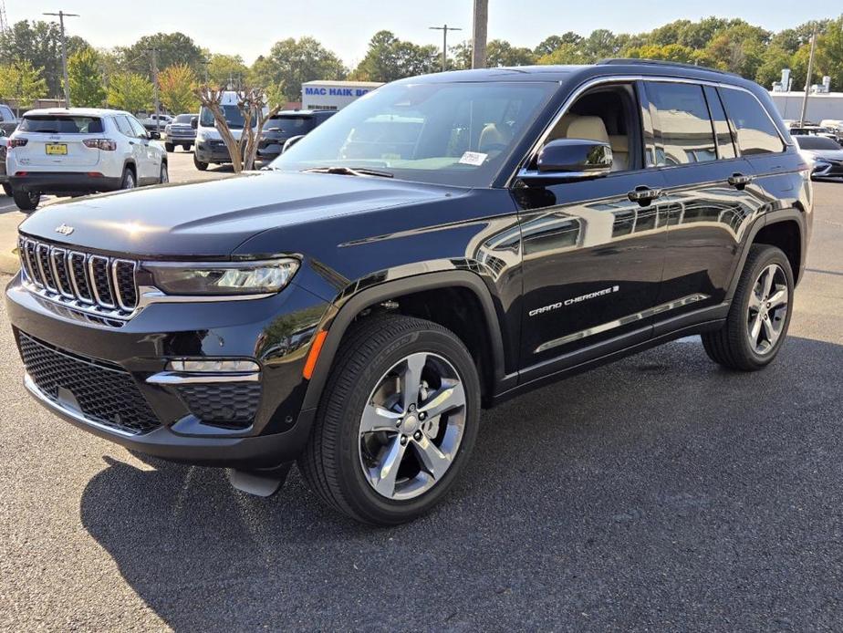 new 2025 Jeep Grand Cherokee car, priced at $54,630