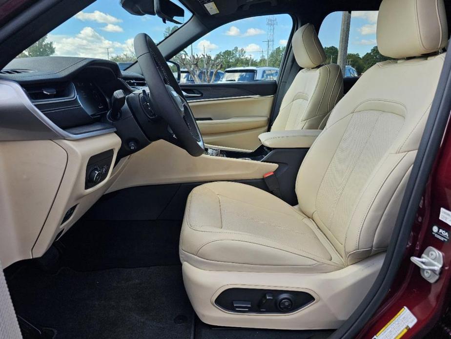 new 2025 Jeep Grand Cherokee car, priced at $54,630