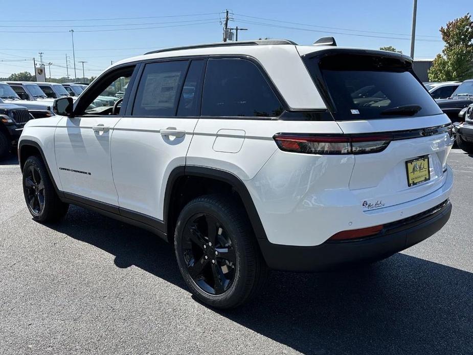 new 2024 Jeep Grand Cherokee car, priced at $43,715