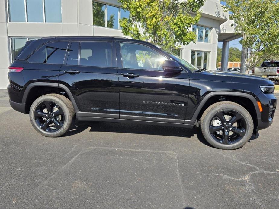 new 2025 Jeep Grand Cherokee car, priced at $50,810