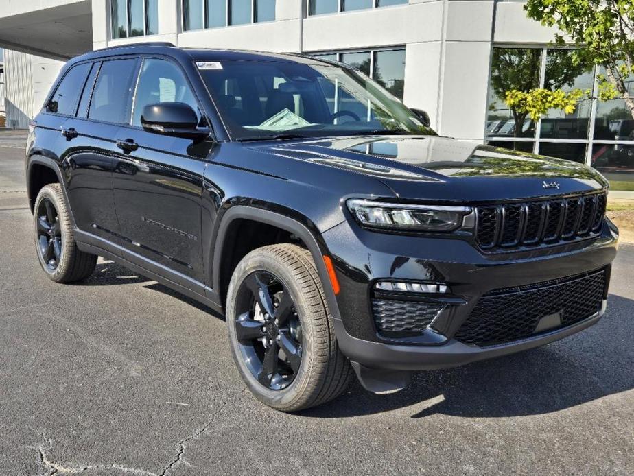 new 2025 Jeep Grand Cherokee car, priced at $50,810