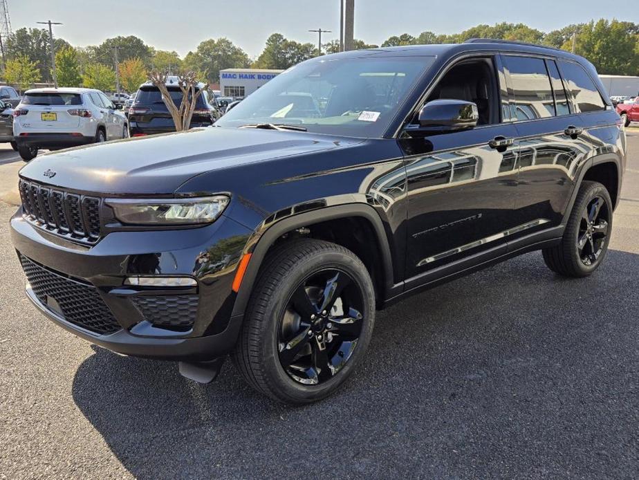 new 2025 Jeep Grand Cherokee car, priced at $50,810