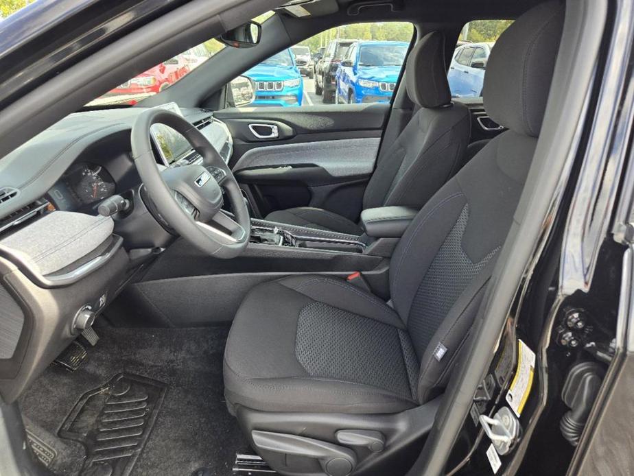 new 2025 Jeep Compass car, priced at $25,495