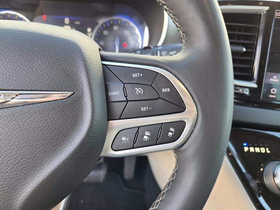 used 2022 Chrysler Pacifica car