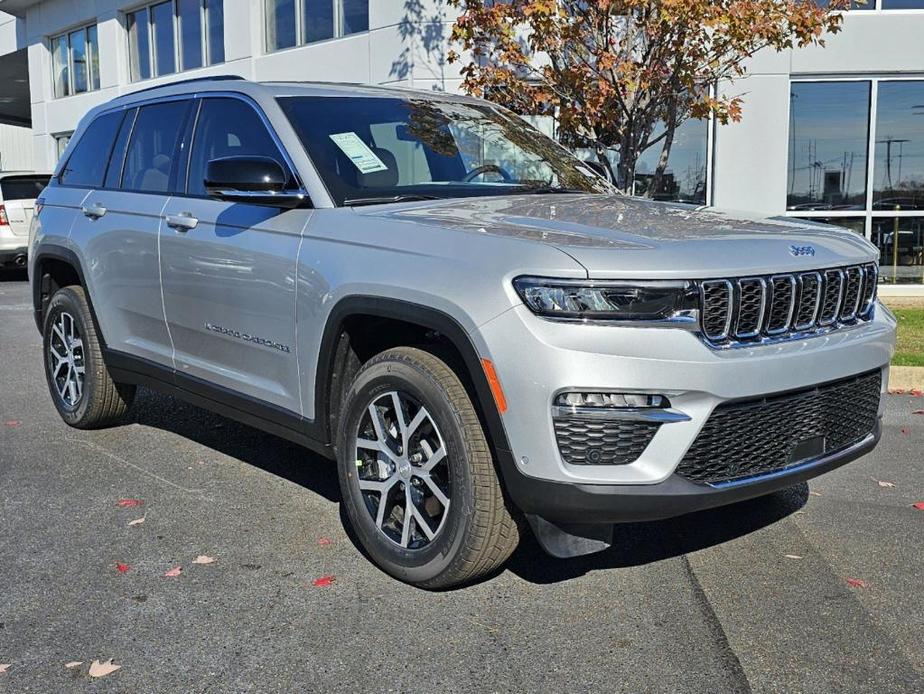 new 2024 Jeep Grand Cherokee car, priced at $42,340