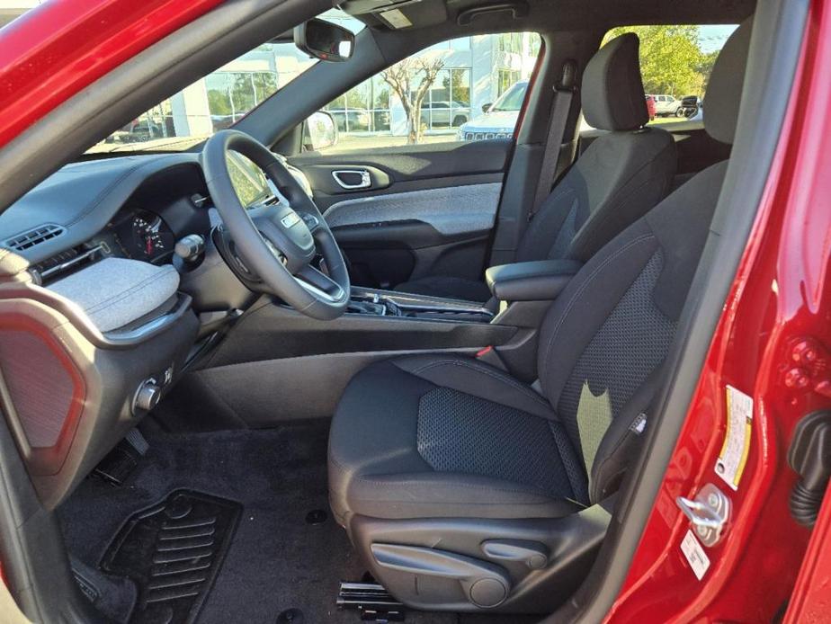 new 2025 Jeep Compass car, priced at $25,495