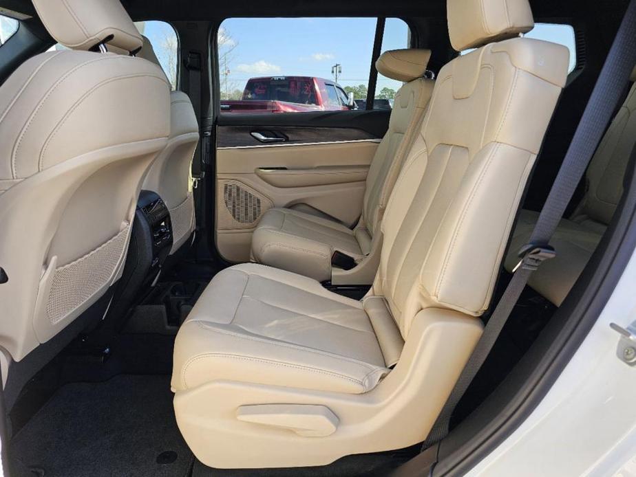 new 2024 Jeep Grand Cherokee L car, priced at $48,325