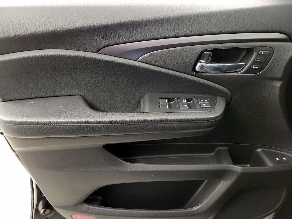 used 2022 Honda Pilot car, priced at $34,998