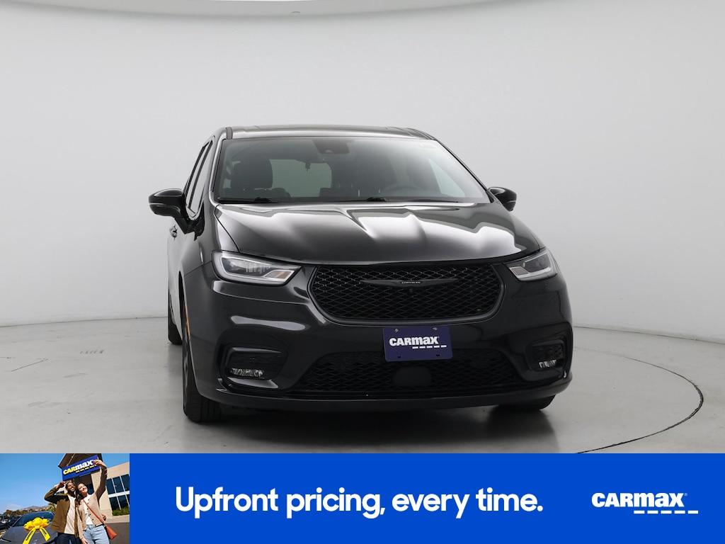 used 2022 Chrysler Pacifica Hybrid car, priced at $31,998