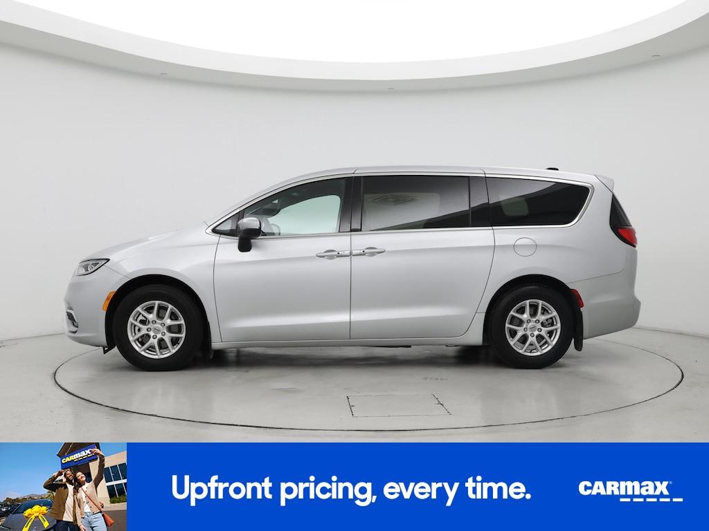 used 2023 Chrysler Pacifica car, priced at $34,998