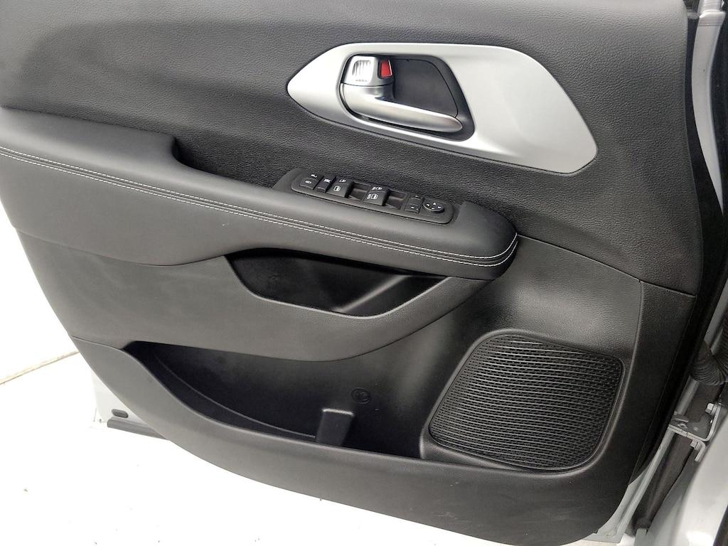 used 2023 Chrysler Pacifica car, priced at $34,998