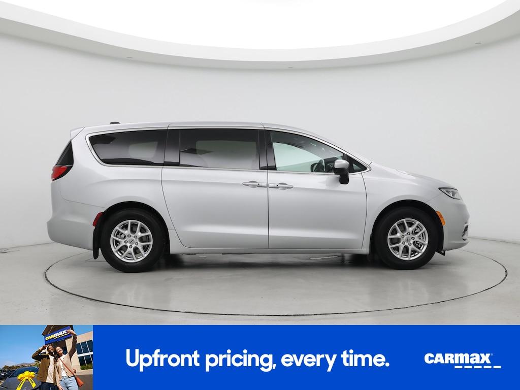 used 2023 Chrysler Pacifica car, priced at $34,998