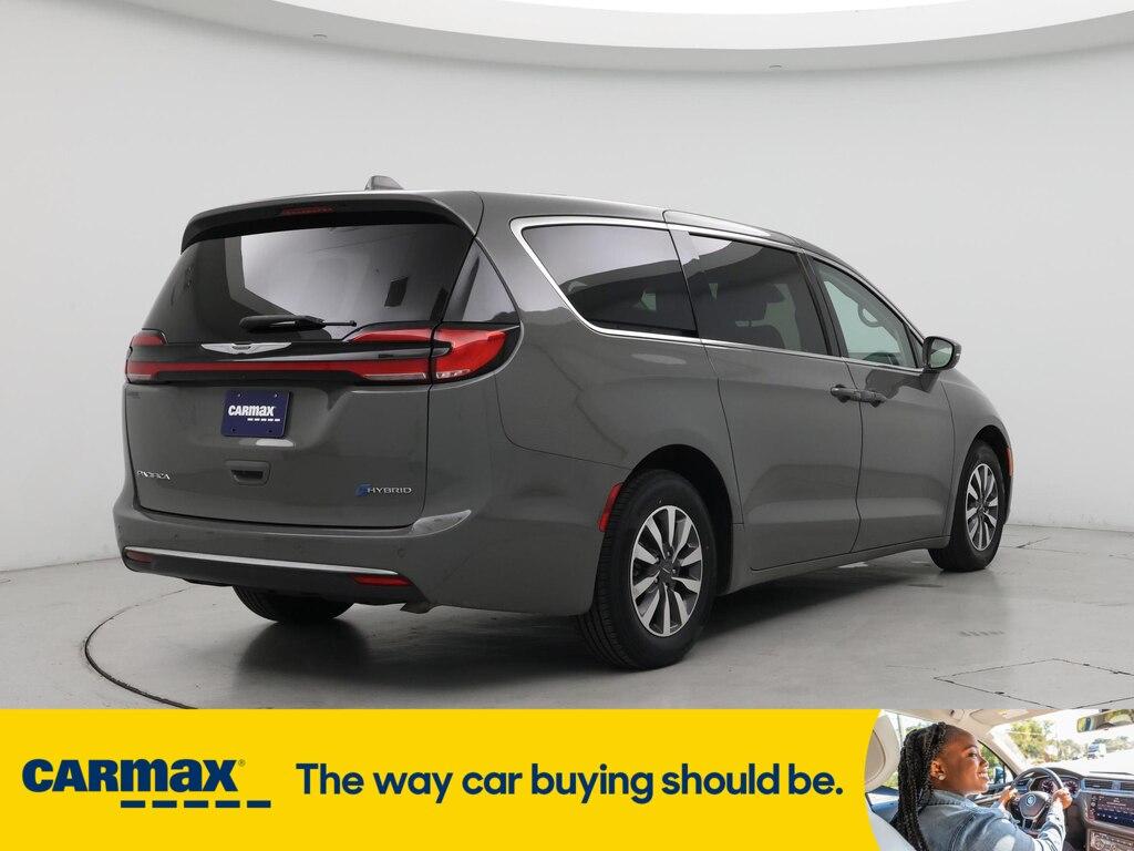 used 2022 Chrysler Pacifica Hybrid car, priced at $29,998