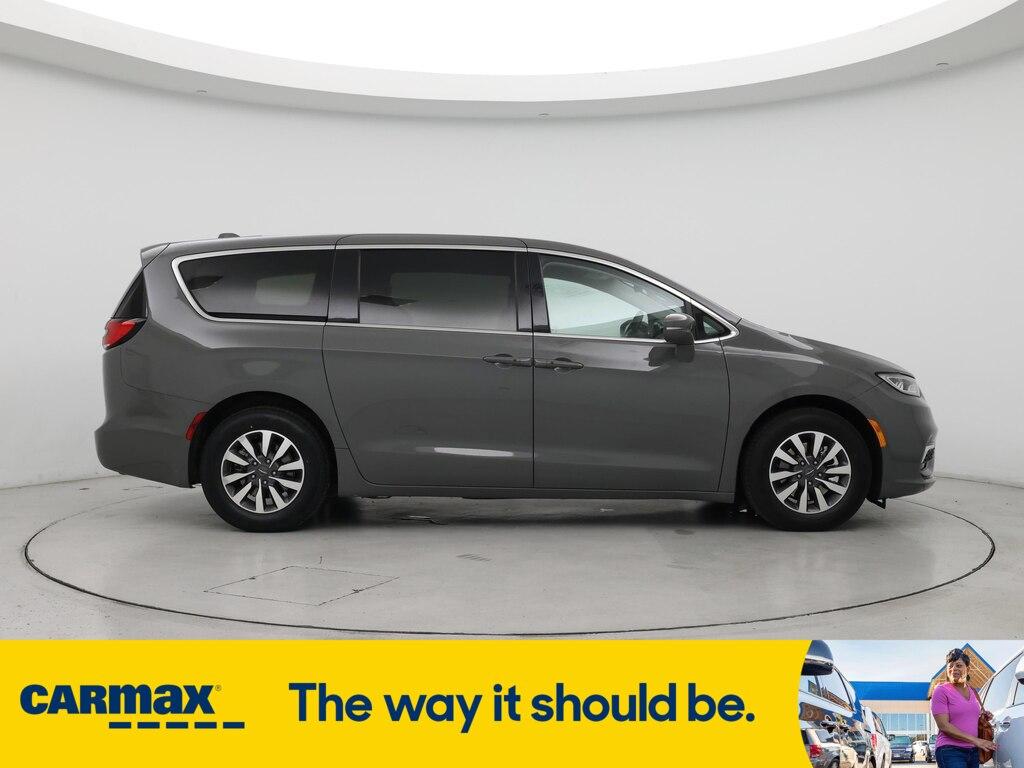 used 2022 Chrysler Pacifica Hybrid car, priced at $29,998