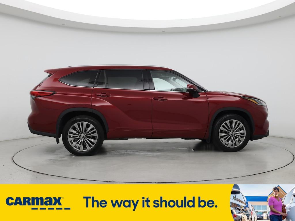 used 2022 Toyota Highlander car, priced at $47,998