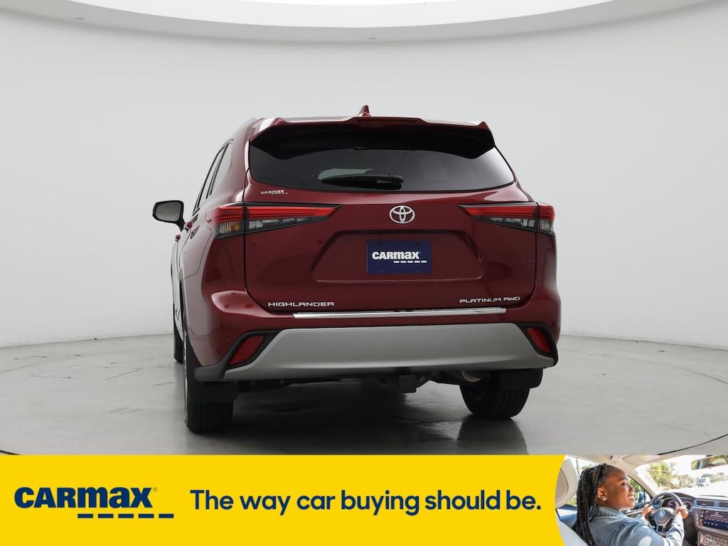 used 2022 Toyota Highlander car, priced at $47,998