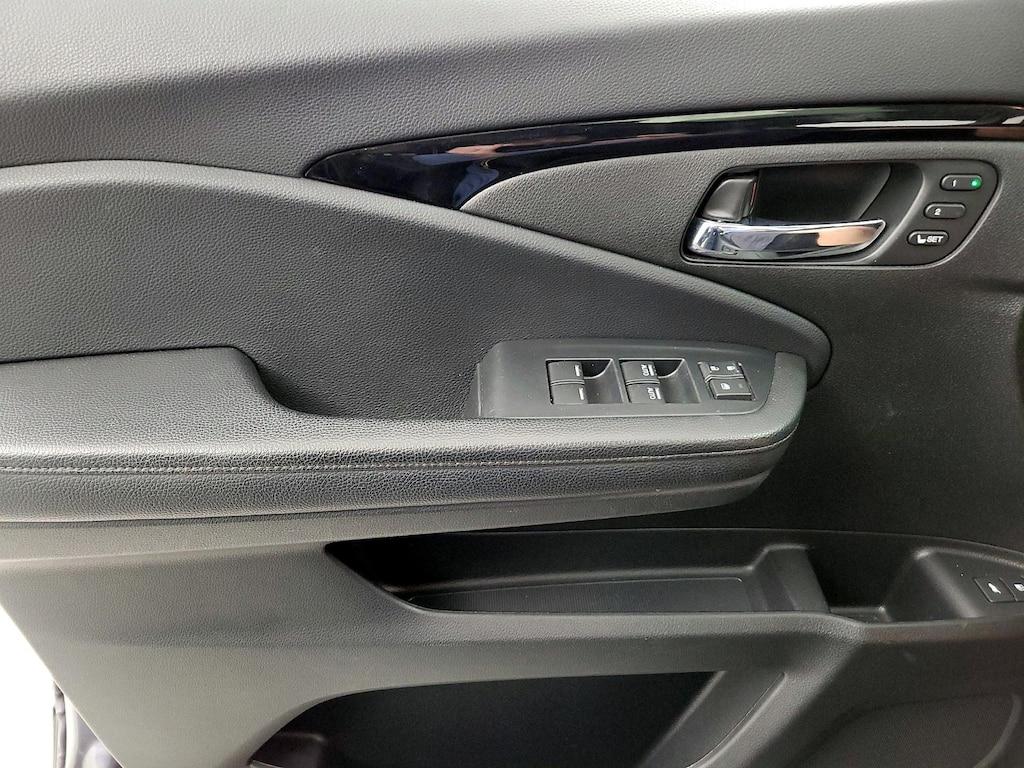 used 2022 Honda Pilot car, priced at $35,998