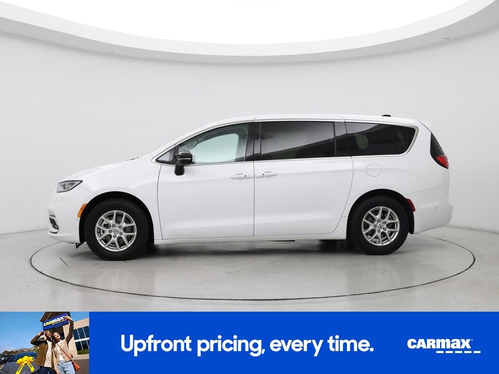 used 2024 Chrysler Pacifica car, priced at $34,998